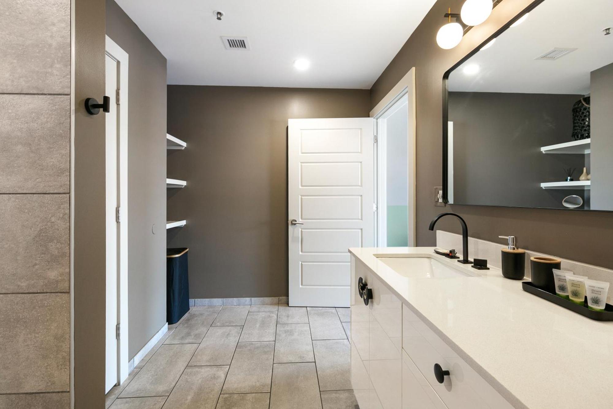 Luxury 2-Bedroom Condo Steps Away From The French Quarter New Orleans Buitenkant foto