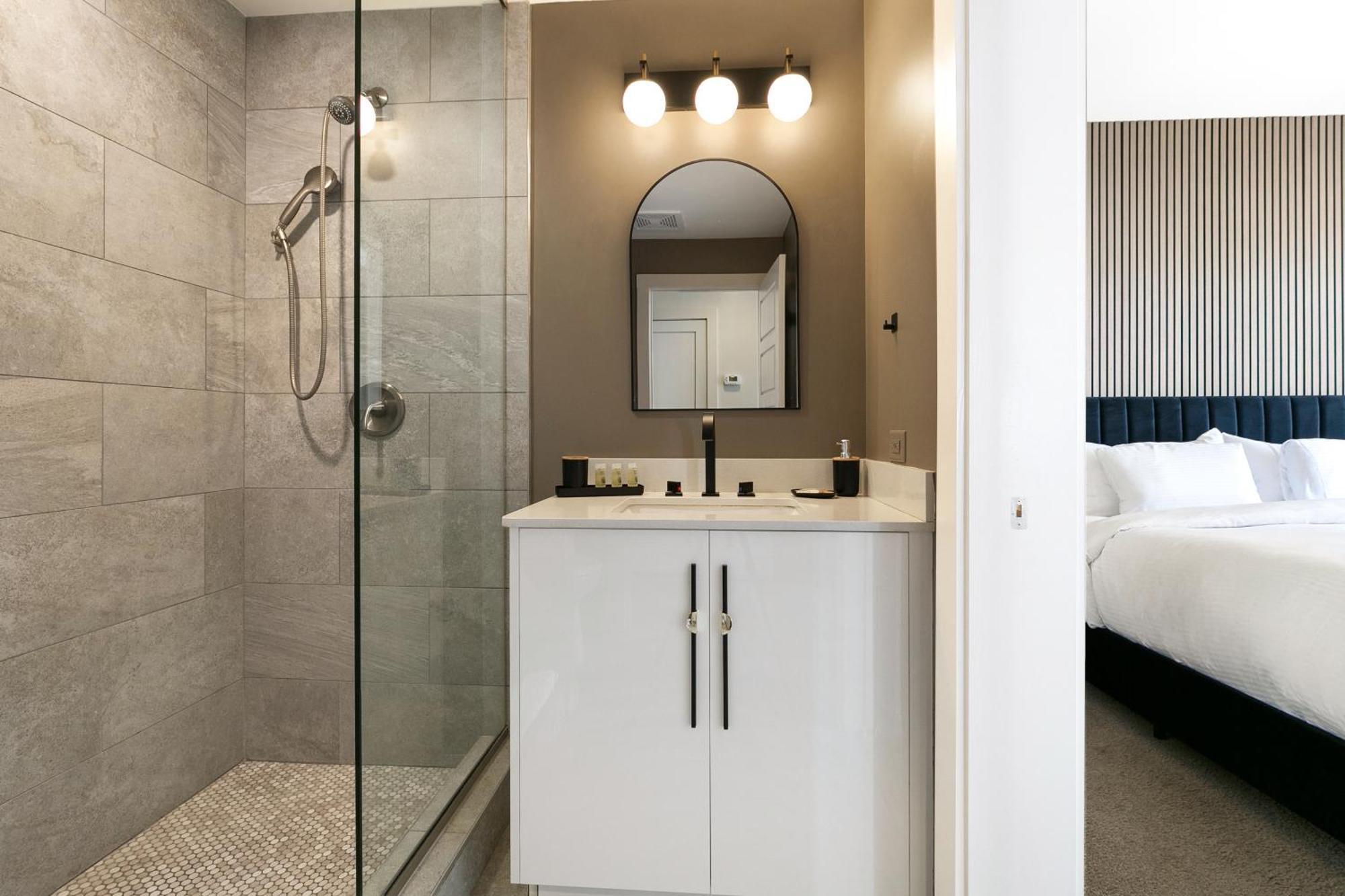 Luxury 2-Bedroom Condo Steps Away From The French Quarter New Orleans Buitenkant foto