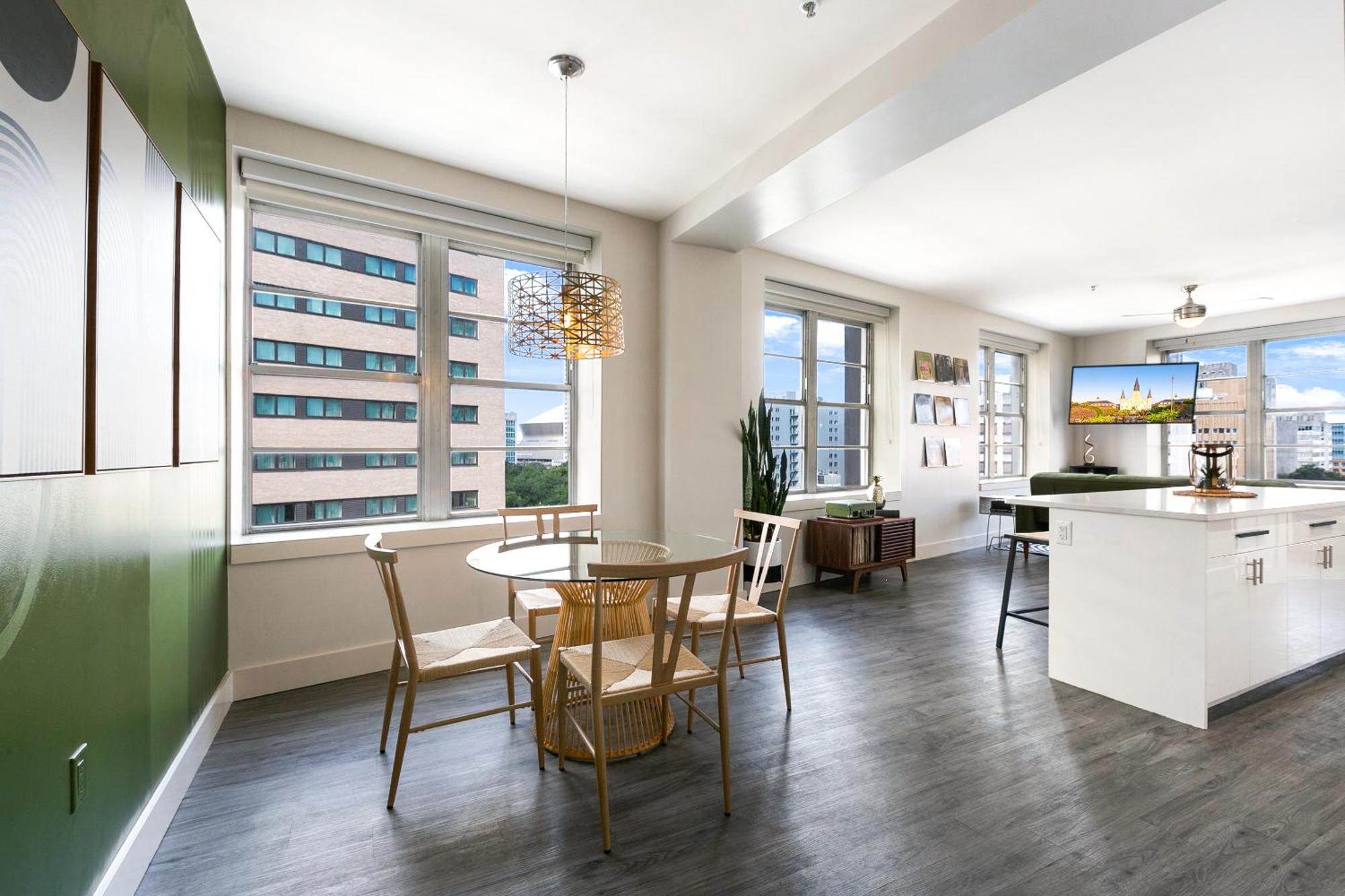 Luxury 2-Bedroom Condo Steps Away From The French Quarter New Orleans Buitenkant foto